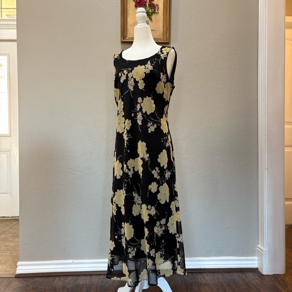 Studio I Dresses & Skirts - Vintage Y2K Black Floral Midi Dress | Studio I | Size 12